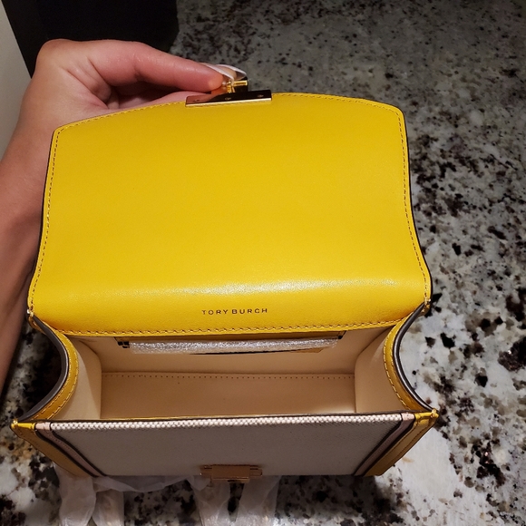 Tory Burch crossbody💛🎀 - Picture 8 of 14